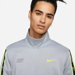 Nike Track Top NSW Repeat - Wolf Grey/Volt/Black 8 Nike Track Top NSW Repeat - Wolf Grey/Volt/Black -football 22c04773ae5b