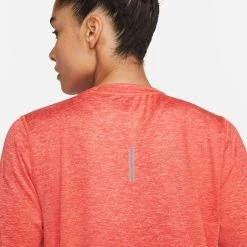 Nike Dri-FIT Element Crew Running Shirt - Crimson/Reflect Silver Woman -football 272b55e7377b