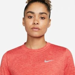 Nike Dri-FIT Element Crew Running Shirt - Crimson/Reflect Silver Woman -football 2b7b30e70886