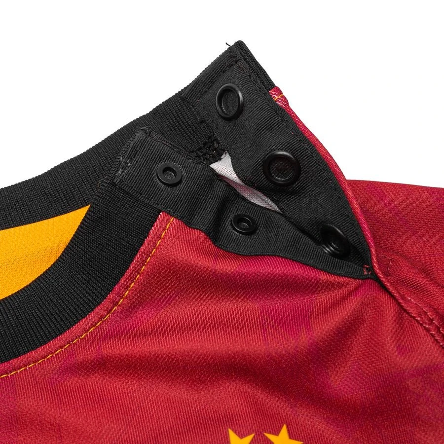 Nike Galatasaray Home Shirt 2022/23 Mini-Kit Kids 6 Nike Galatasaray Home Shirt 2022/23 Mini-Kit Kids - Image 6