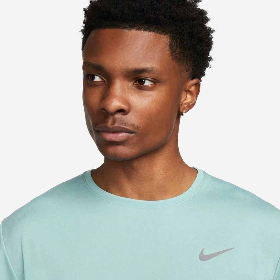 Nike Running T-Shirt Dri-FIT UV Miller - Mineral Green/Reflect Silver 3 Nike Running T-Shirt Dri-FIT UV Miller - Mineral Green/Reflect Silver - Image 3