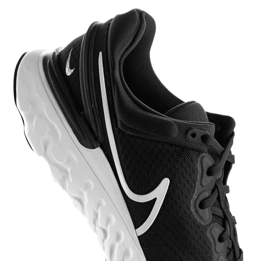 Nike Running Shoe React Miler 3 - Black/White Woman 6 Nike Running Shoe React Miler 3 - Black/White Woman - Image 6