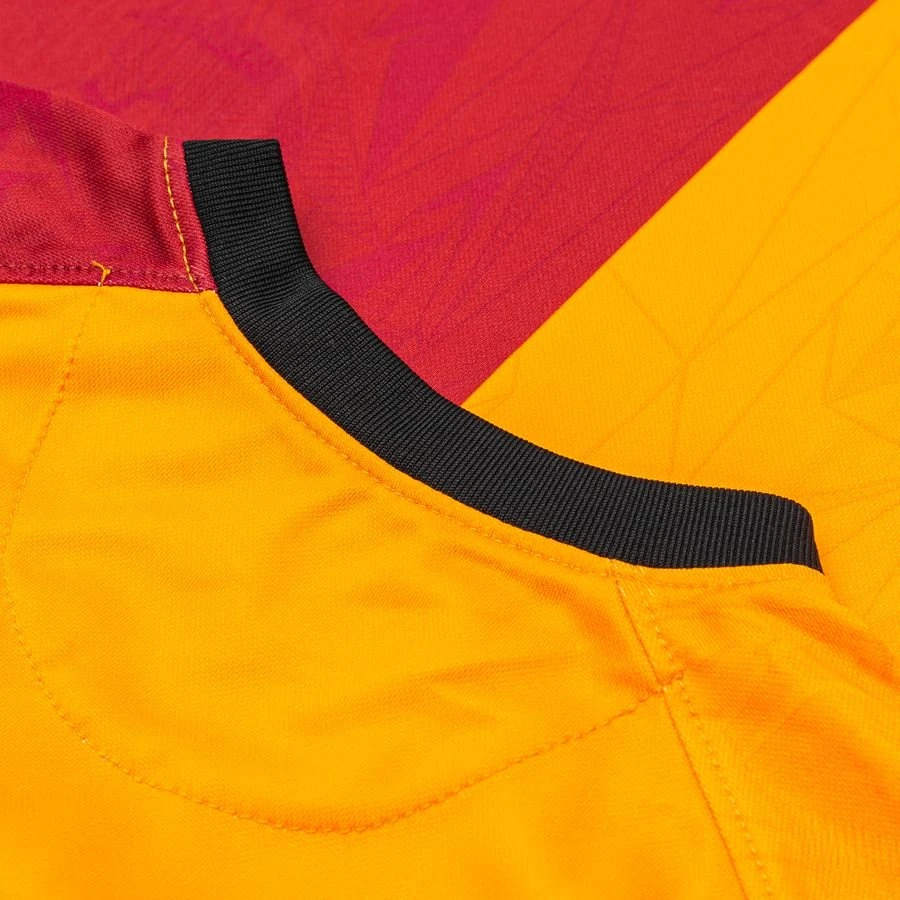 Nike Galatasaray Home Shirt 2022/23 Mini-Kit Kids 5 Nike Galatasaray Home Shirt 2022/23 Mini-Kit Kids - Image 5