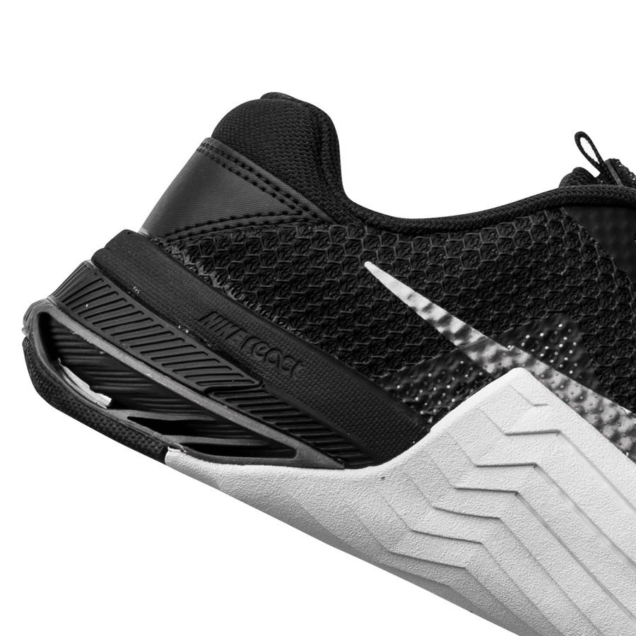 Nike Running Shoe Metcon 7 - Black/Metallic Bomber Grey/White Woman 6 Nike Running Shoe Metcon 7 - Black/Metallic Bomber Grey/White Woman - Image 6