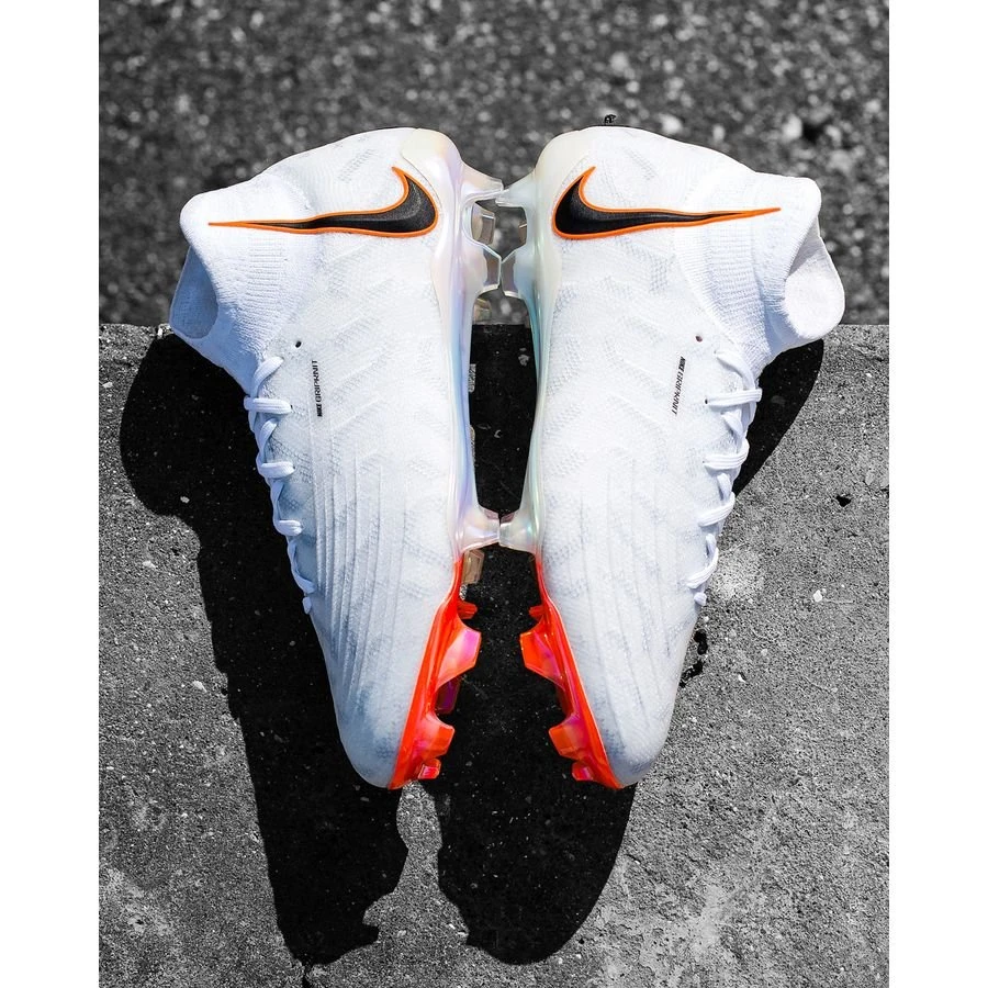 Nike Phantom Luna Elite FG - White/Black/Total Orange LIMITED EDITION 3 Nike Phantom Luna Elite FG - White/Black/Total Orange LIMITED EDITION - Image 3