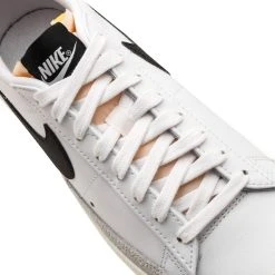 Nike Sneaker Blazer Low '77 Vintage - White/Black Woman -football 7d76fd7e8352