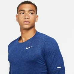 Nike Dri-FIT Element Crew - Obsidian/Game Royal/Reflect Silver -football 8a4cdbe9cc53
