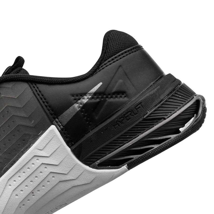 Nike Running Shoe Metcon 7 - Black/Metallic Bomber Grey/White Woman 5 Nike Running Shoe Metcon 7 - Black/Metallic Bomber Grey/White Woman - Image 5