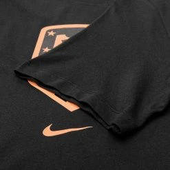 Nike Atletico Madrid T-Shirt Crest - Black -football 8ceffaa8ca10