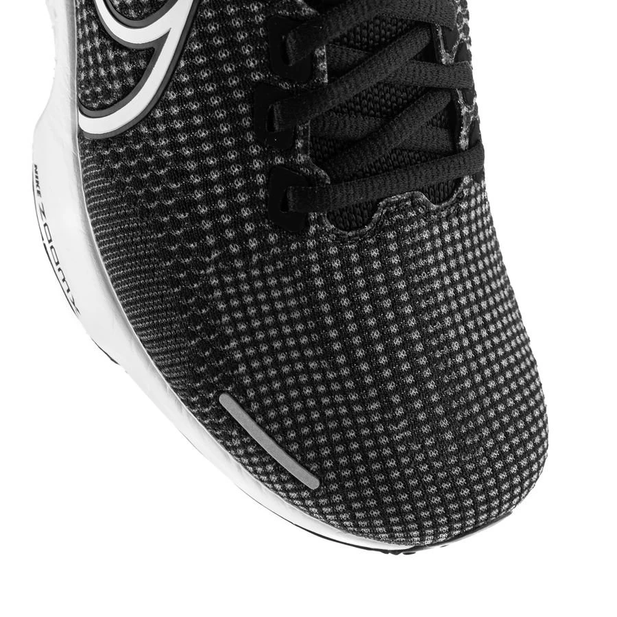Nike Running Shoe ZoomX Invincible Run FK 2 - Black/Summit White 4 Nike Running Shoe ZoomX Invincible Run FK 2 - Black/Summit White - Image 4