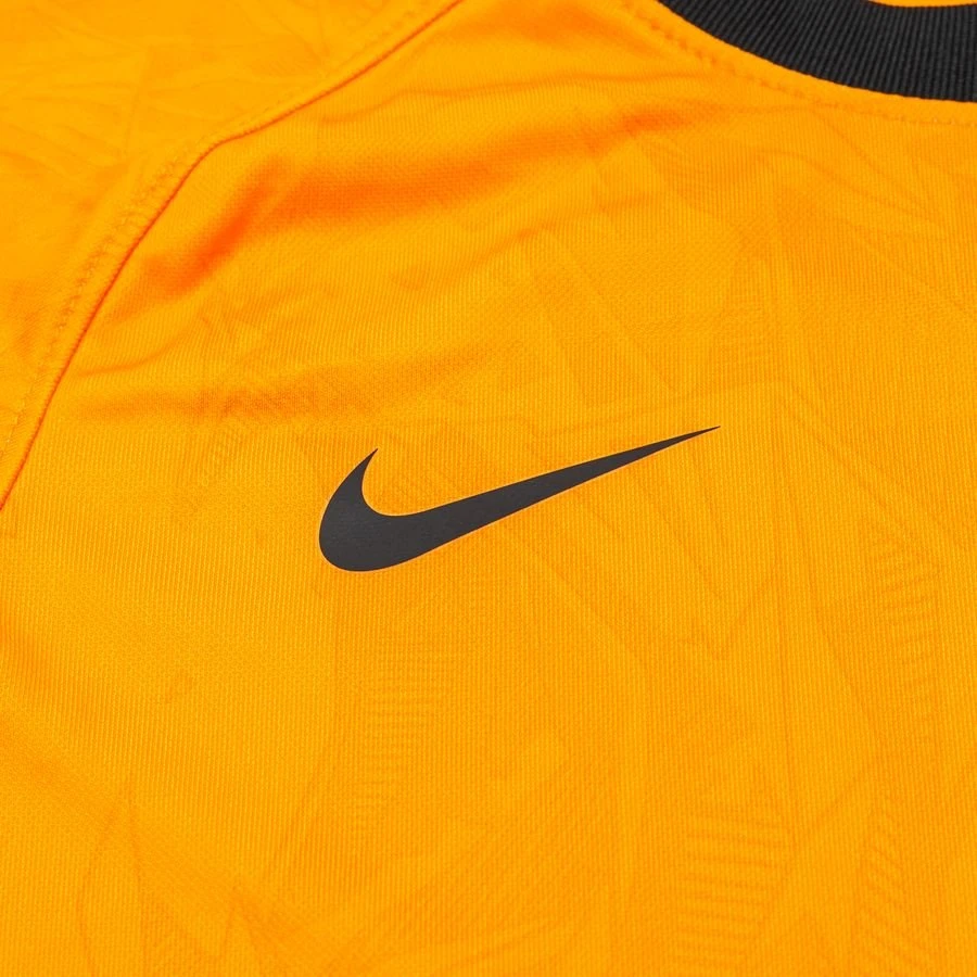 Nike Galatasaray Home Shirt 2022/23 Mini-Kit Kids 3 Nike Galatasaray Home Shirt 2022/23 Mini-Kit Kids - Image 3