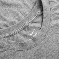 Nike T-Shirt NSW Club - Dark Grey Heather/Black -football bec4755f686b