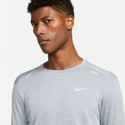 Nike Running Shirt Therma-FIT Repel Element Crew - Smoke Grey/Reflect Silver -football e18a68cad6f2